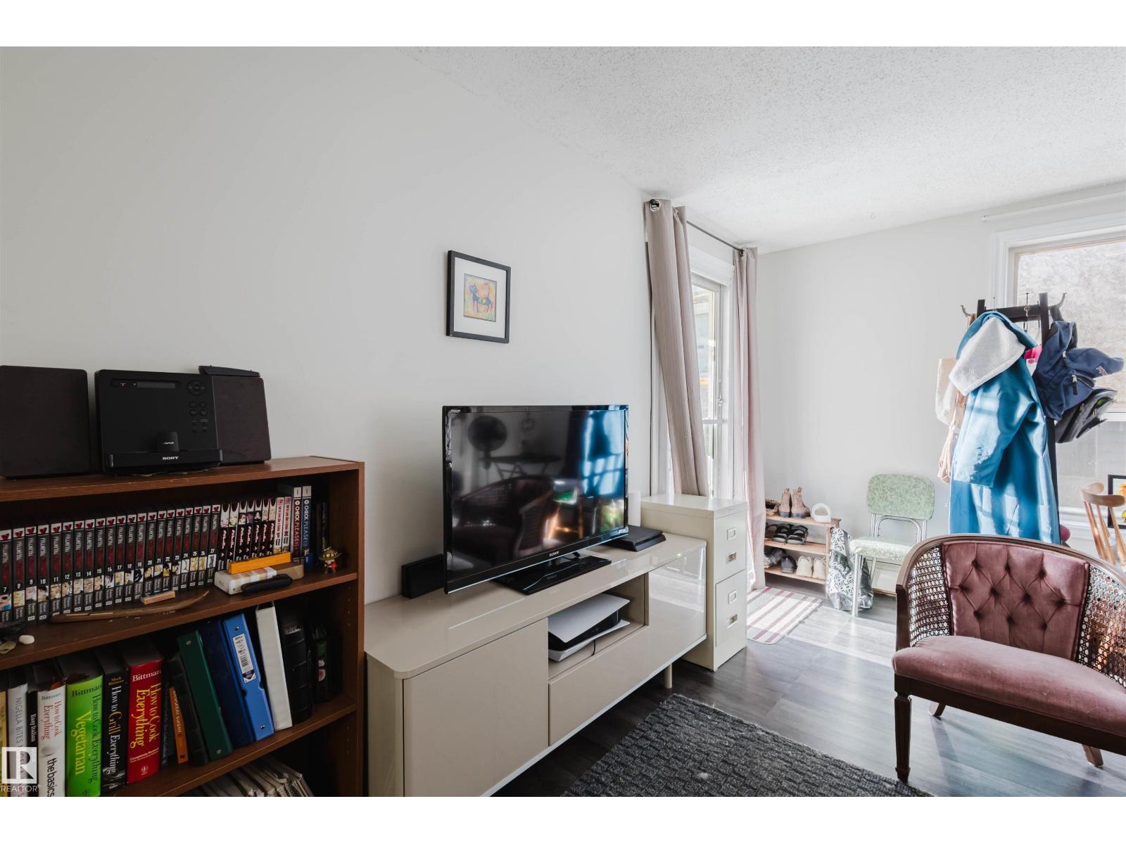 10831 80 AV NW