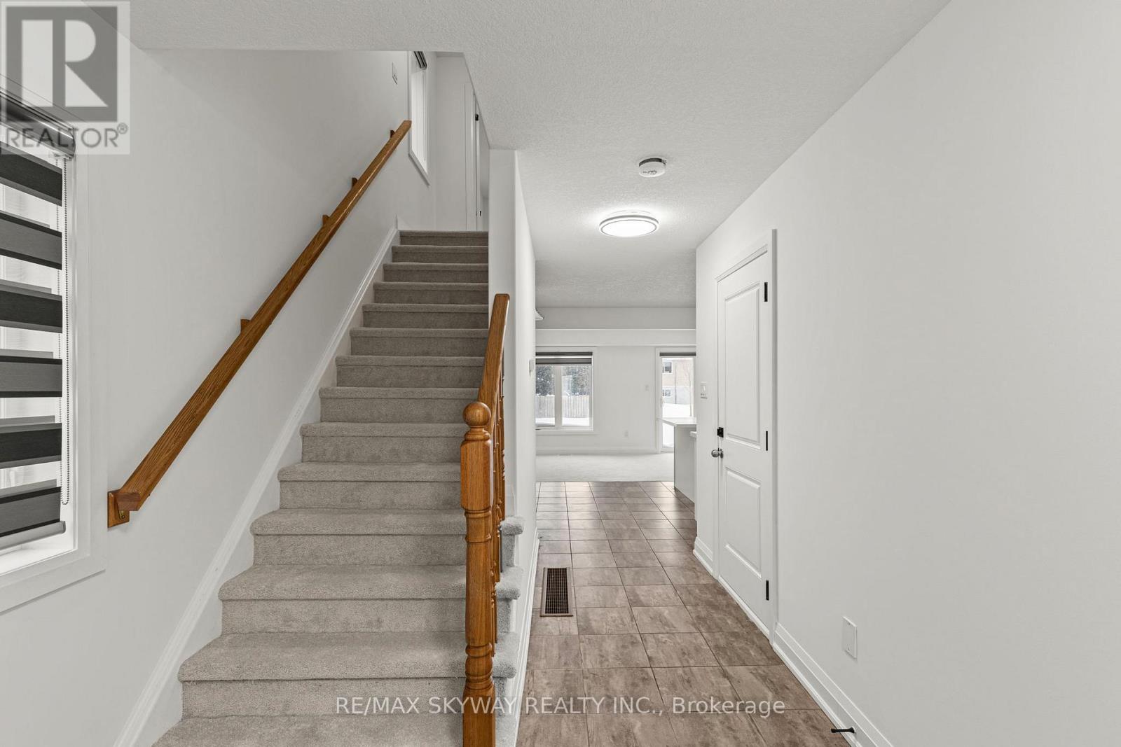 143 STONEBROOK WAY NE