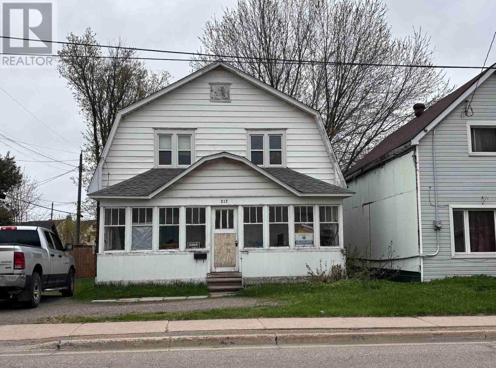 Photo 1 of 23 — 312 Huron ST, Sault Ste. Marie, ON P6A1R8