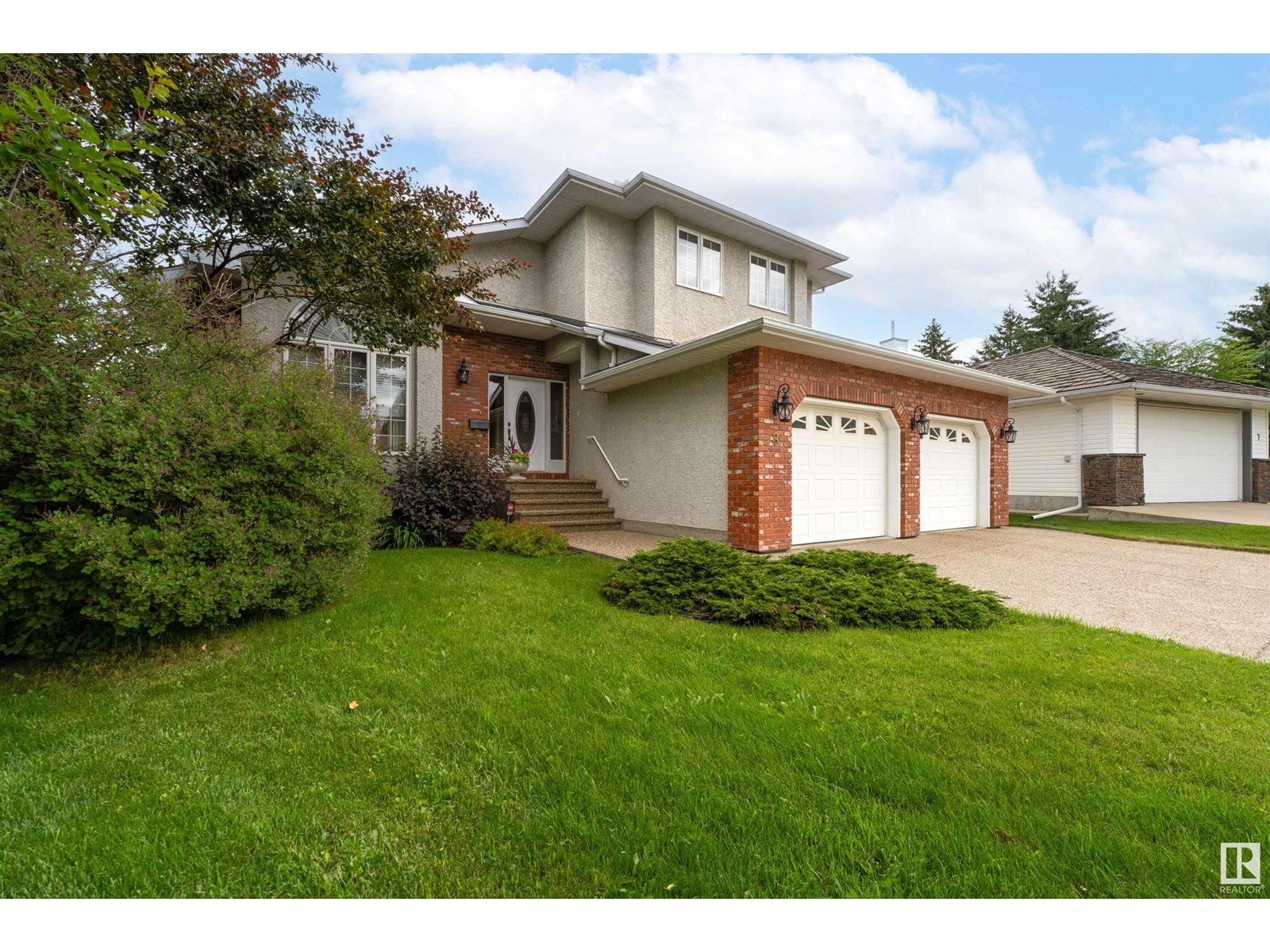 8 KINGSBRIDGE CL