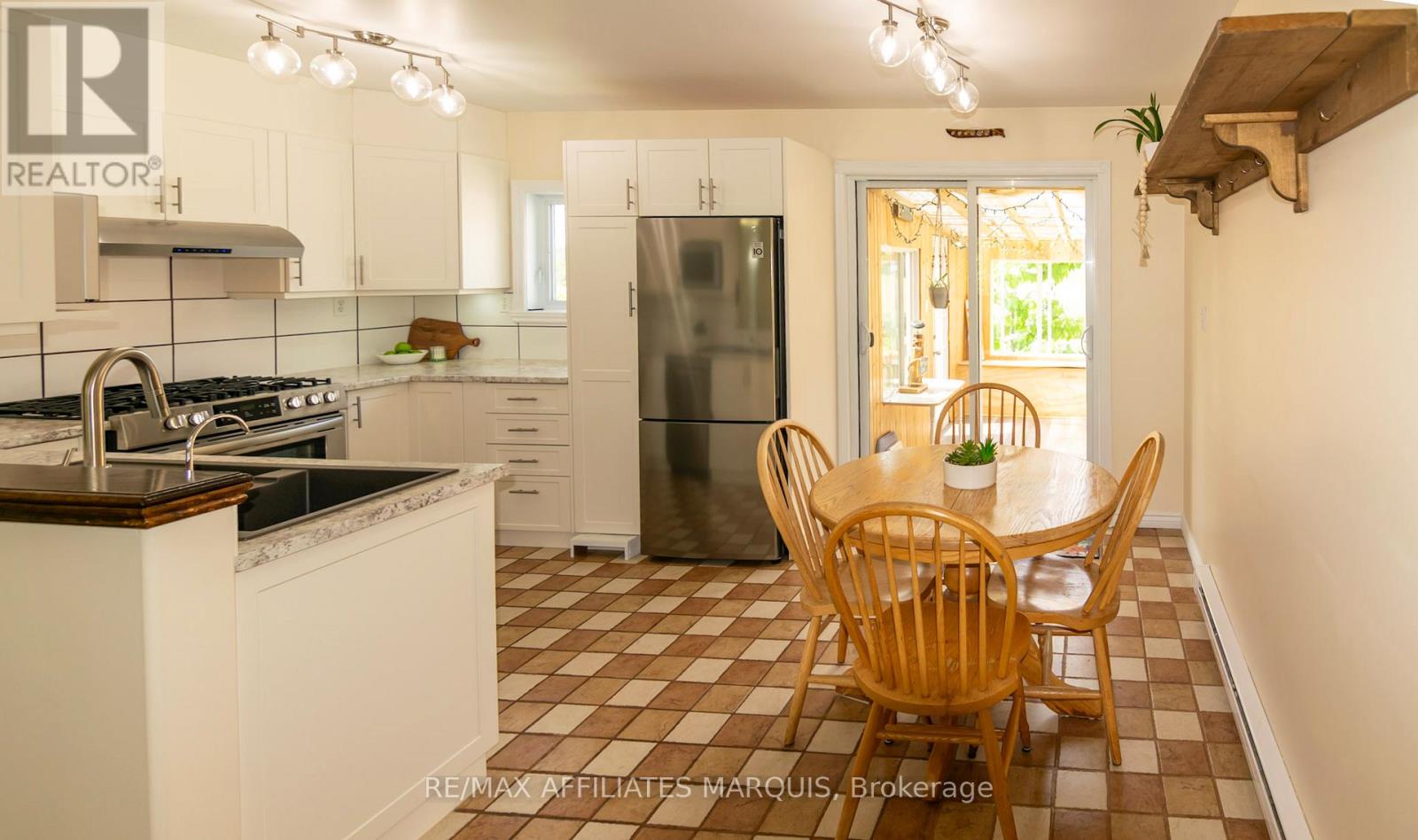 428 JOHNSTON ROAD