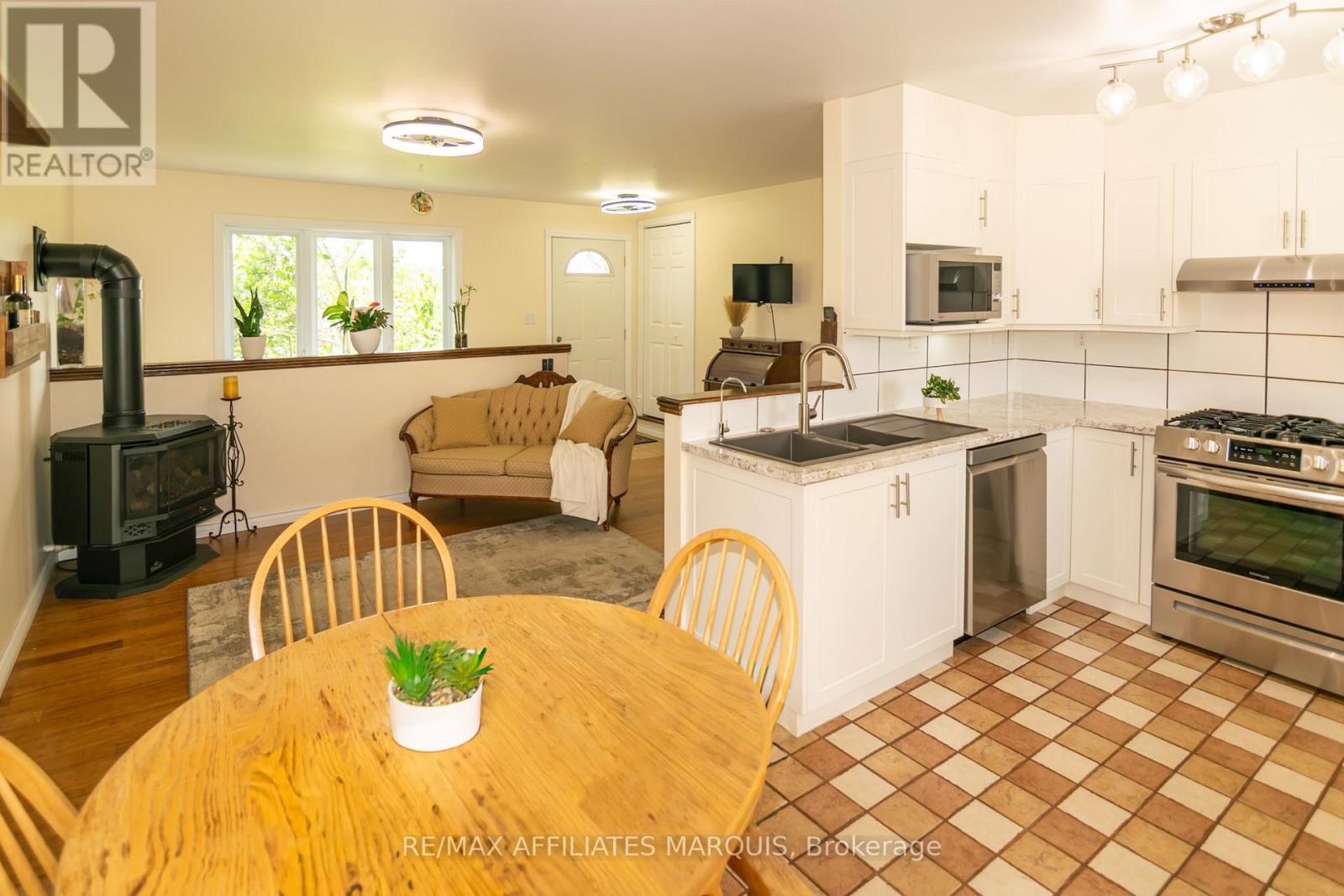 428 JOHNSTON ROAD