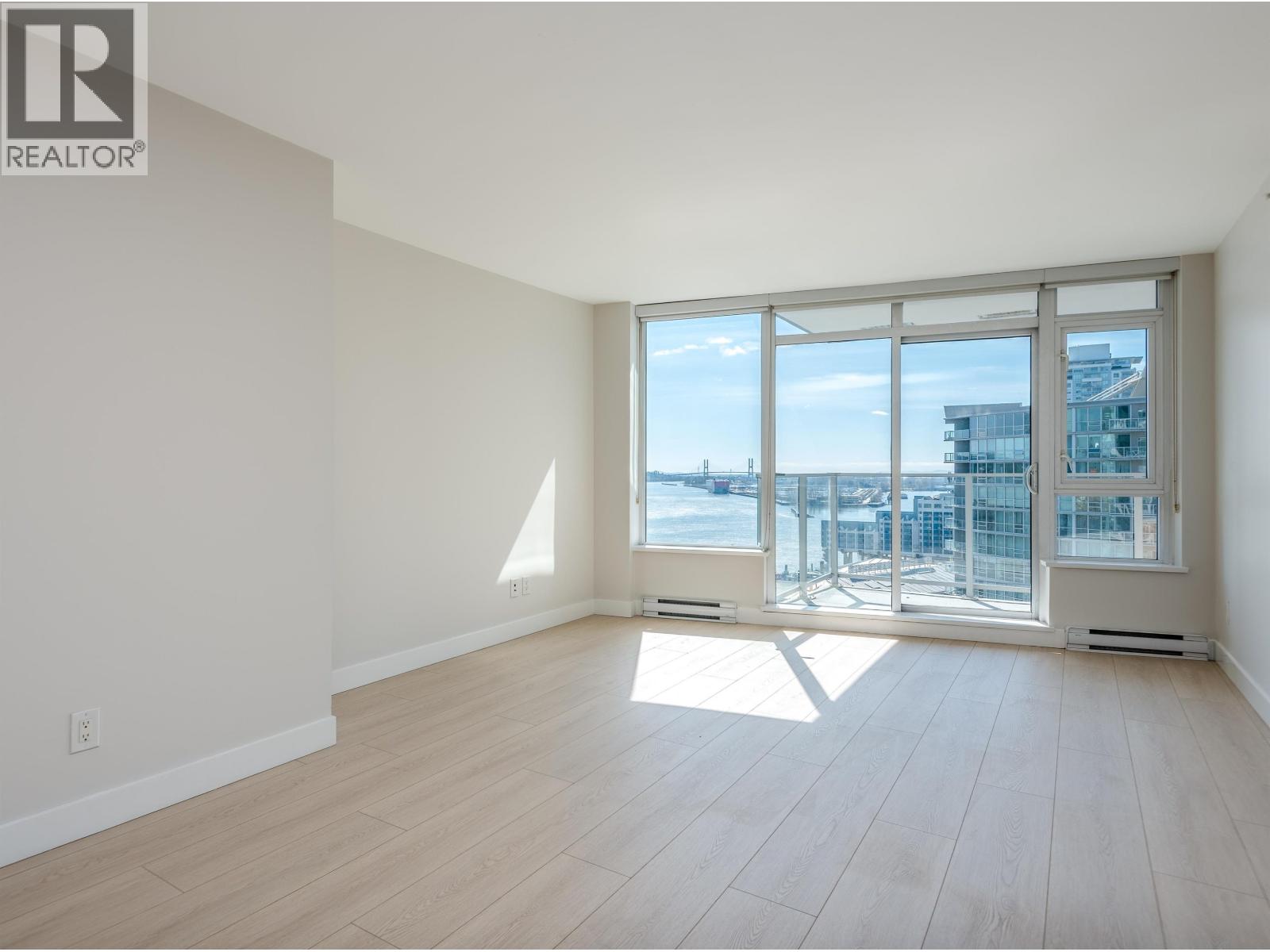 1612 668 COLUMBIA STREET