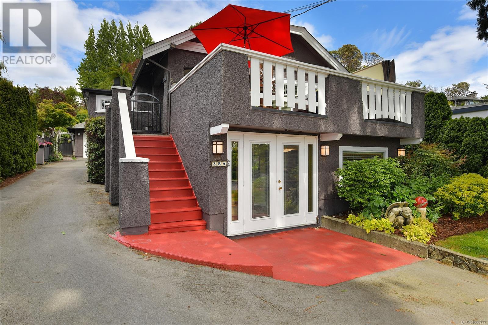 384 Gorge Rd W