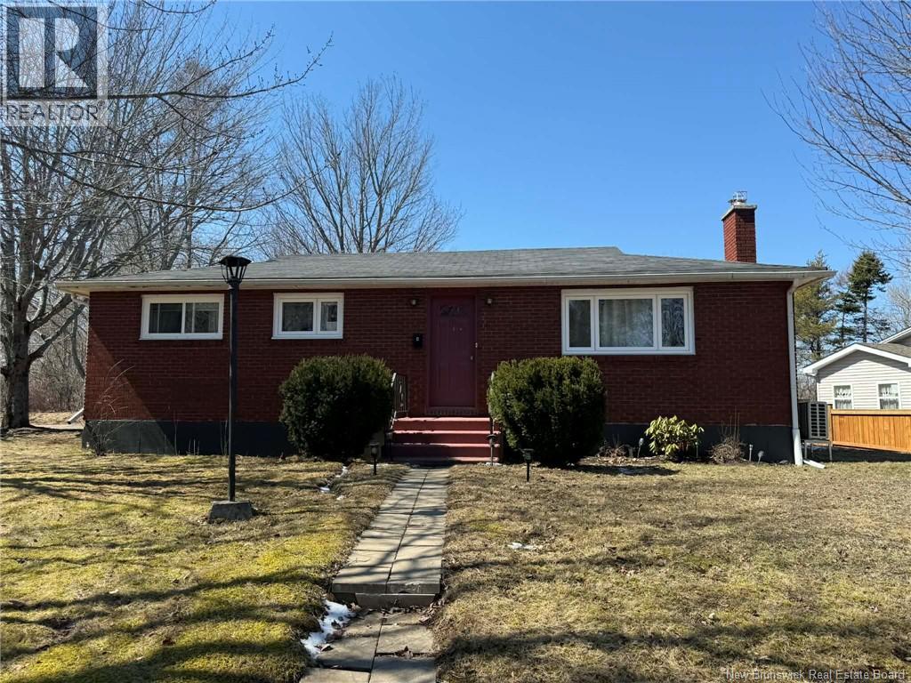 Photo 1 of 35 — 4 Boyd Avenue, Moncton, NB E1A4C2