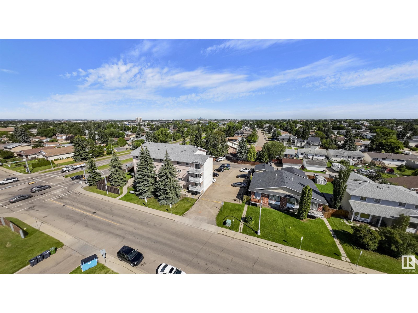 #401 4924 19 AV NW