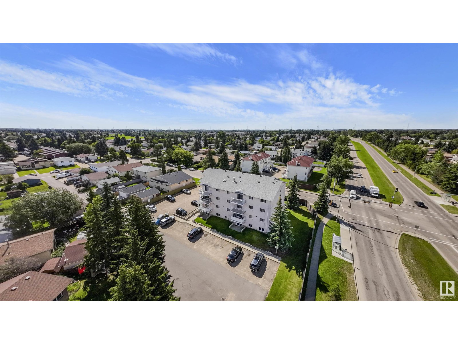 #401 4924 19 AV NW