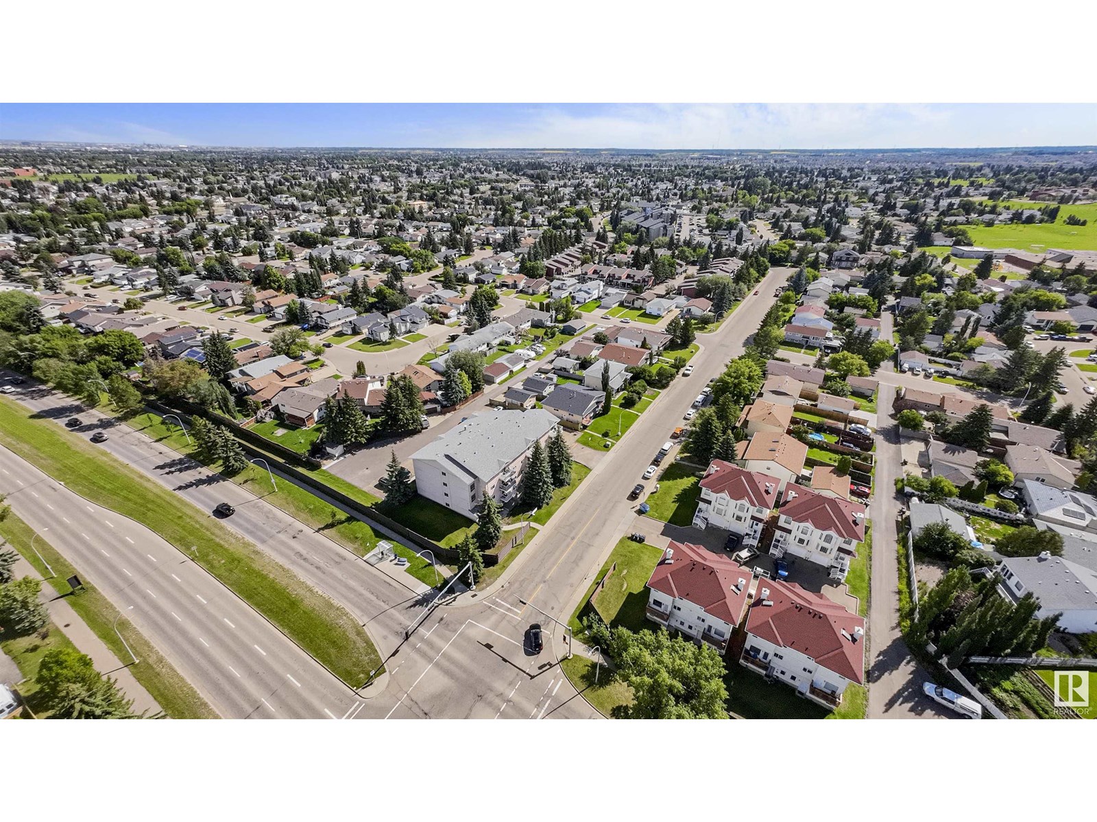 #401 4924 19 AV NW