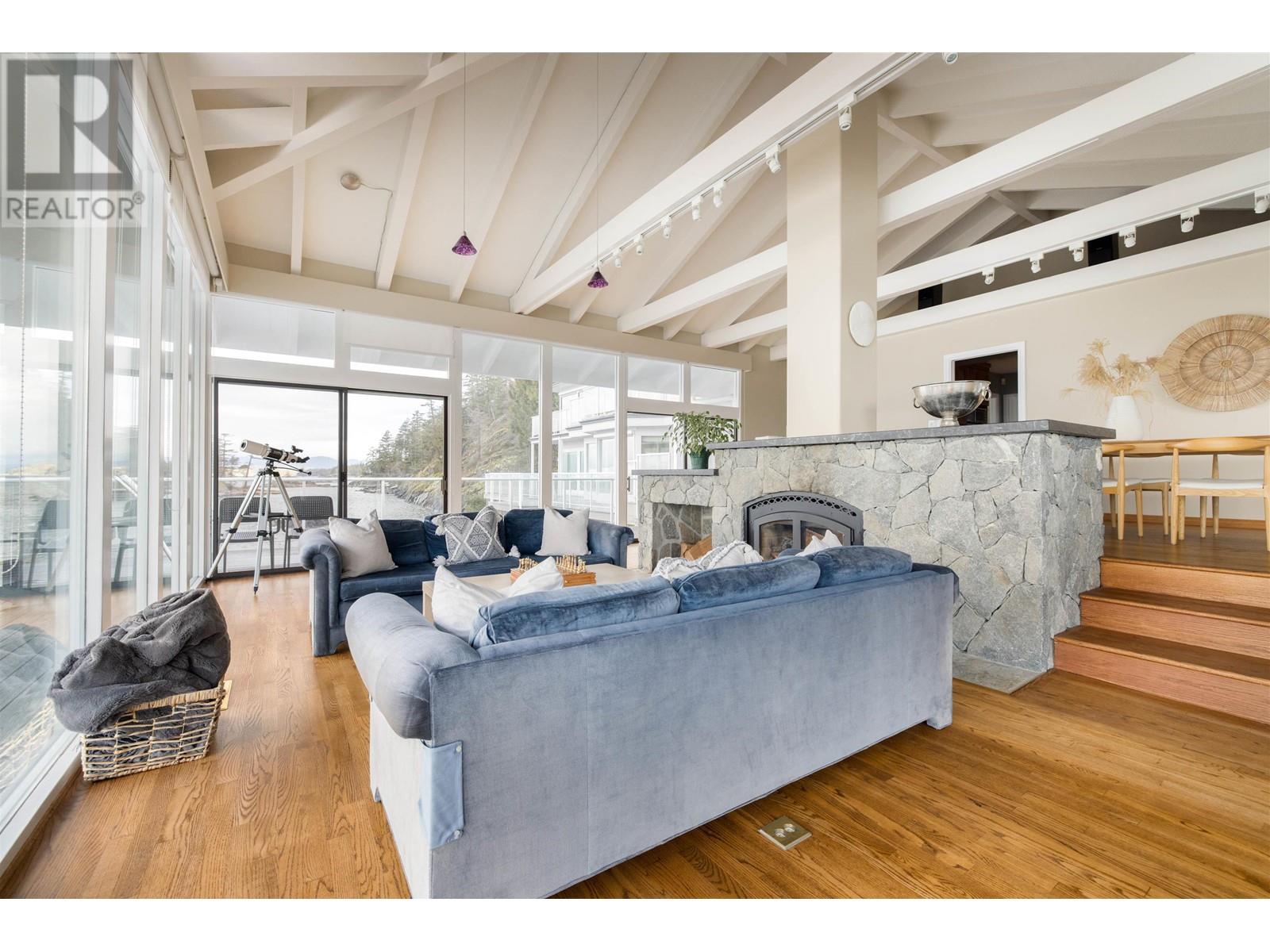 11113 SUNSHINE COAST HIGHWAY