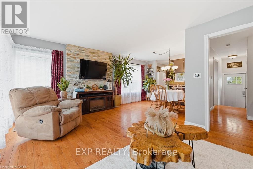 120 ELGIN CRESCENT