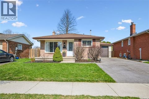 137 CEDAR CREST Street Kitchener ON N2N2A6