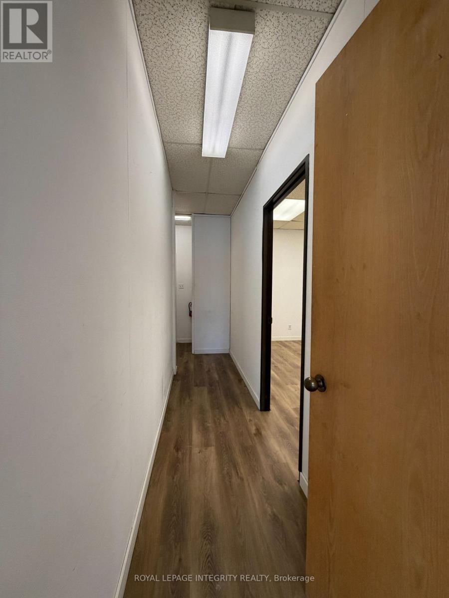4 - 75 ELGIN STREET W