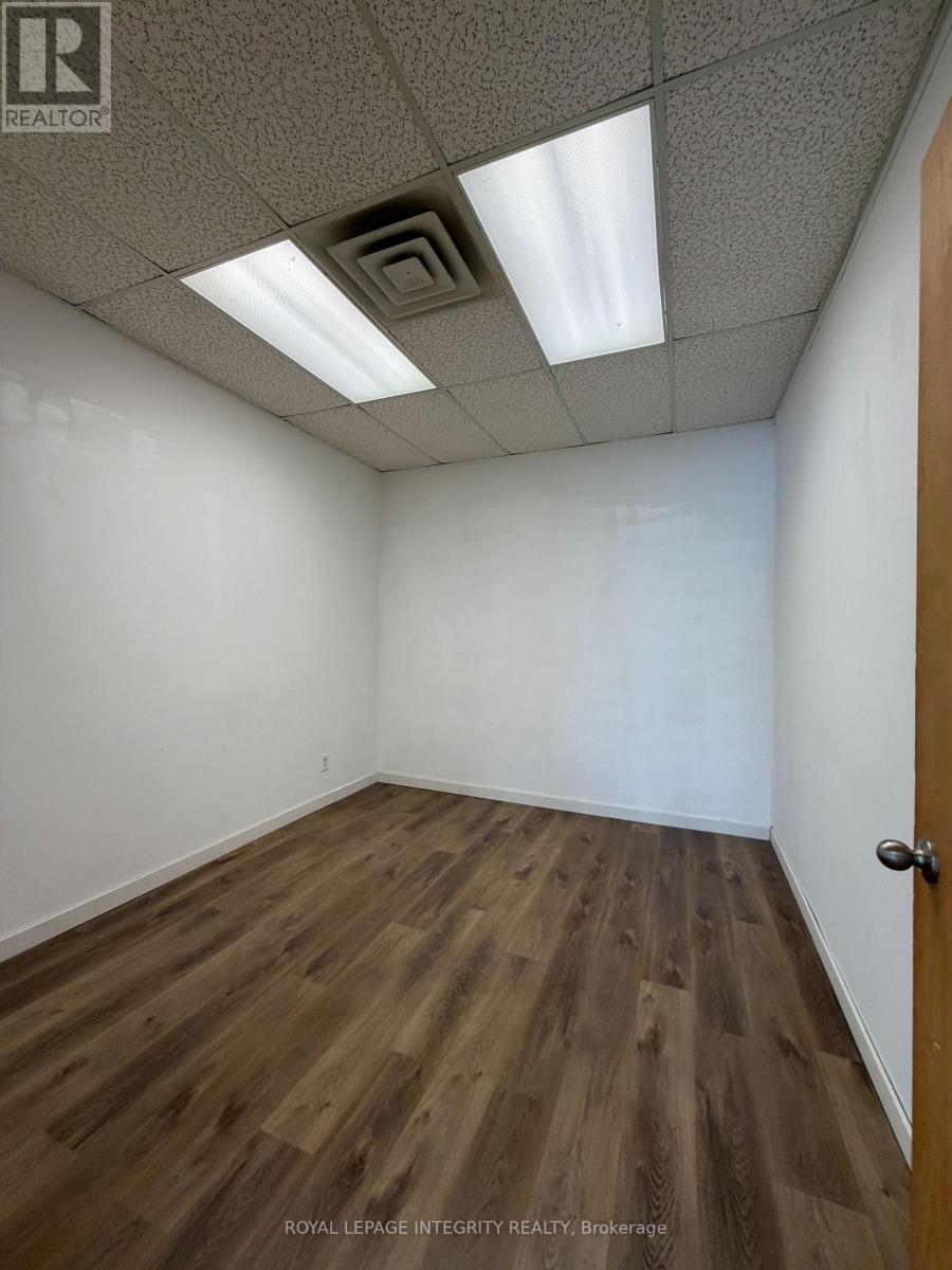4 - 75 ELGIN STREET W