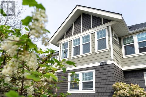 3 1290 Richardson St Victoria BC V8V3E1