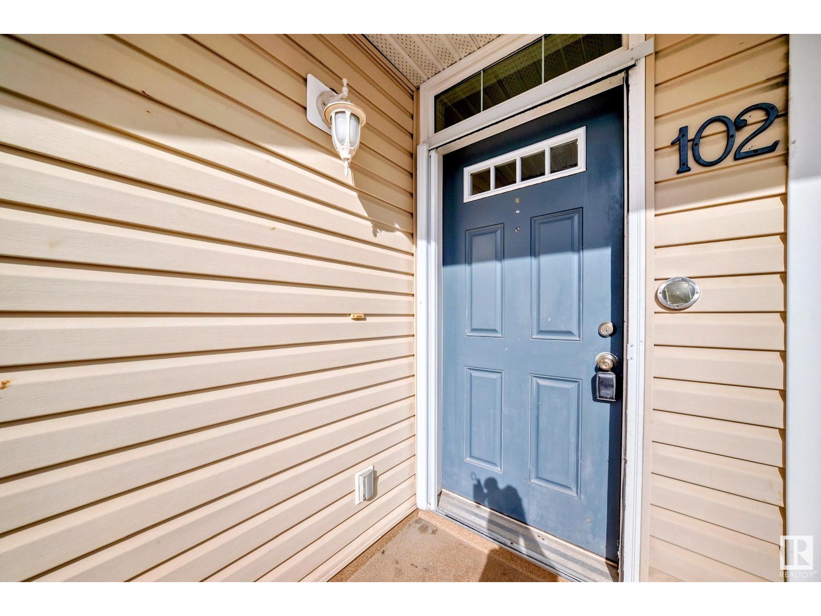 #102 3010 33 AV NW NW