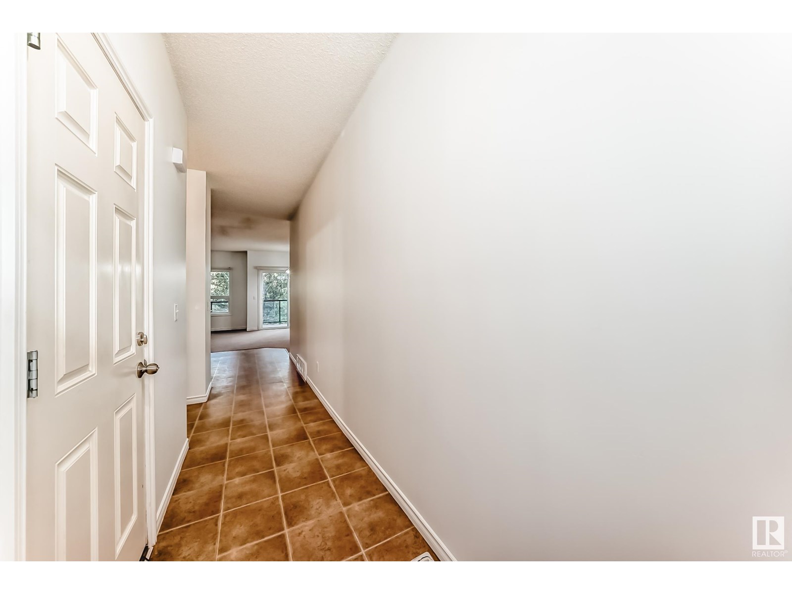 #102 3010 33 AV NW NW