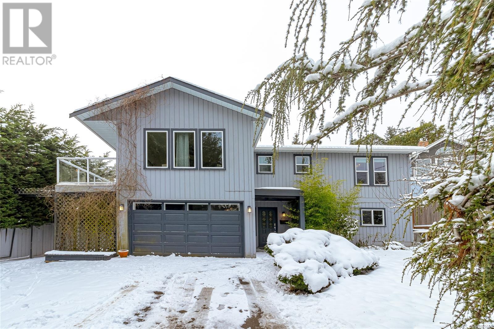 711 Bexhill Rd