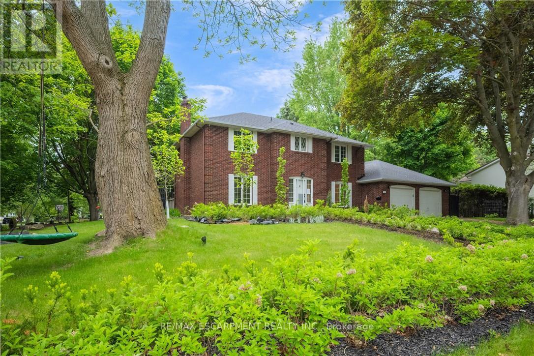 120 CASTLE CRESCENT