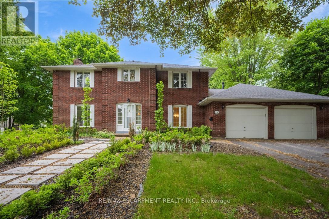 120 CASTLE CRESCENT