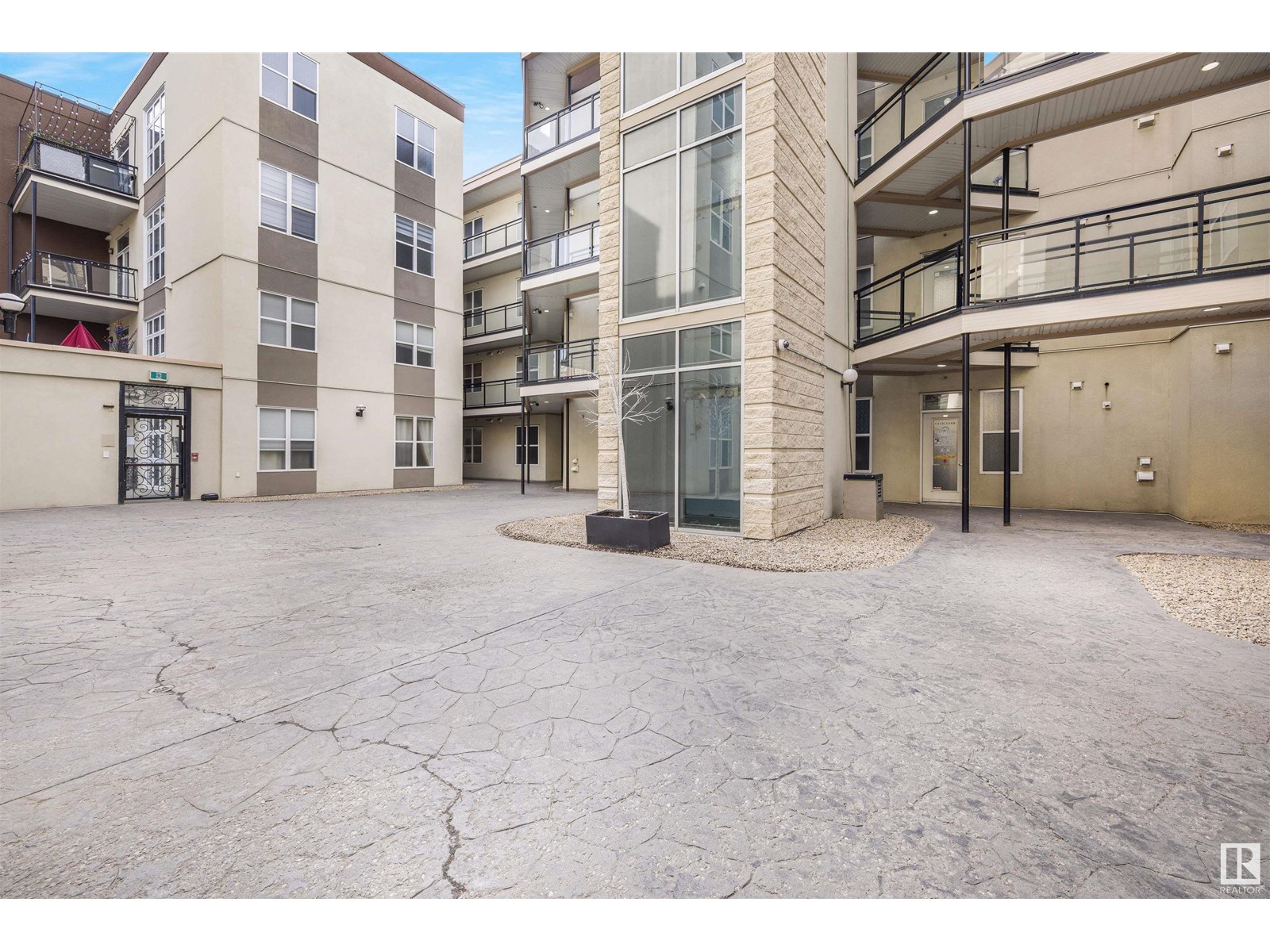 #129 10407 122 ST NW