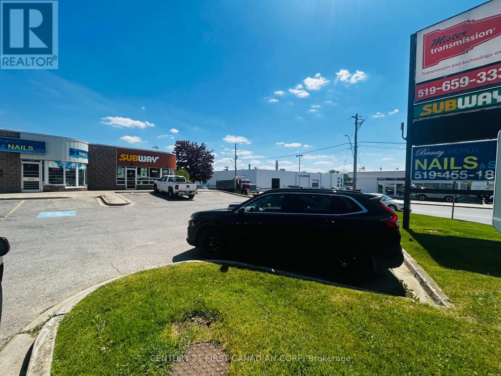 2 - 1379 DUNDAS STREET