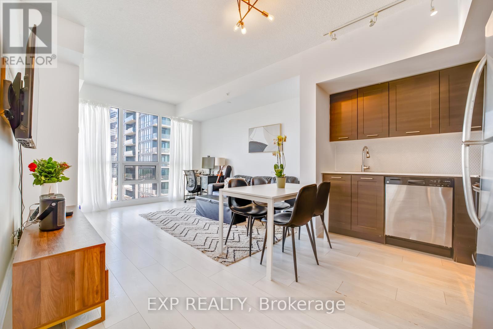 2509 - 2212 LAKE SHORE BOULEVARD W