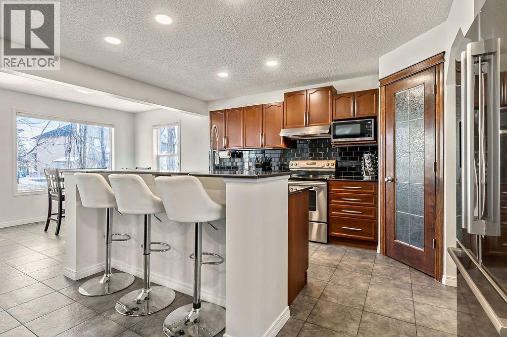 30 Drake Landing Common