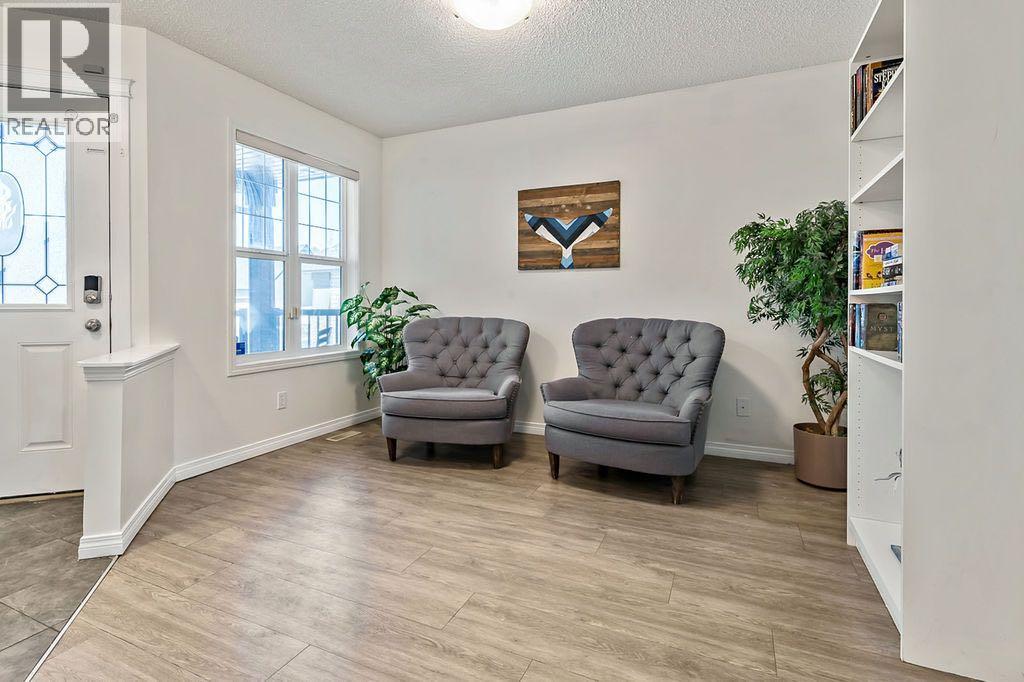 30 Drake Landing Common