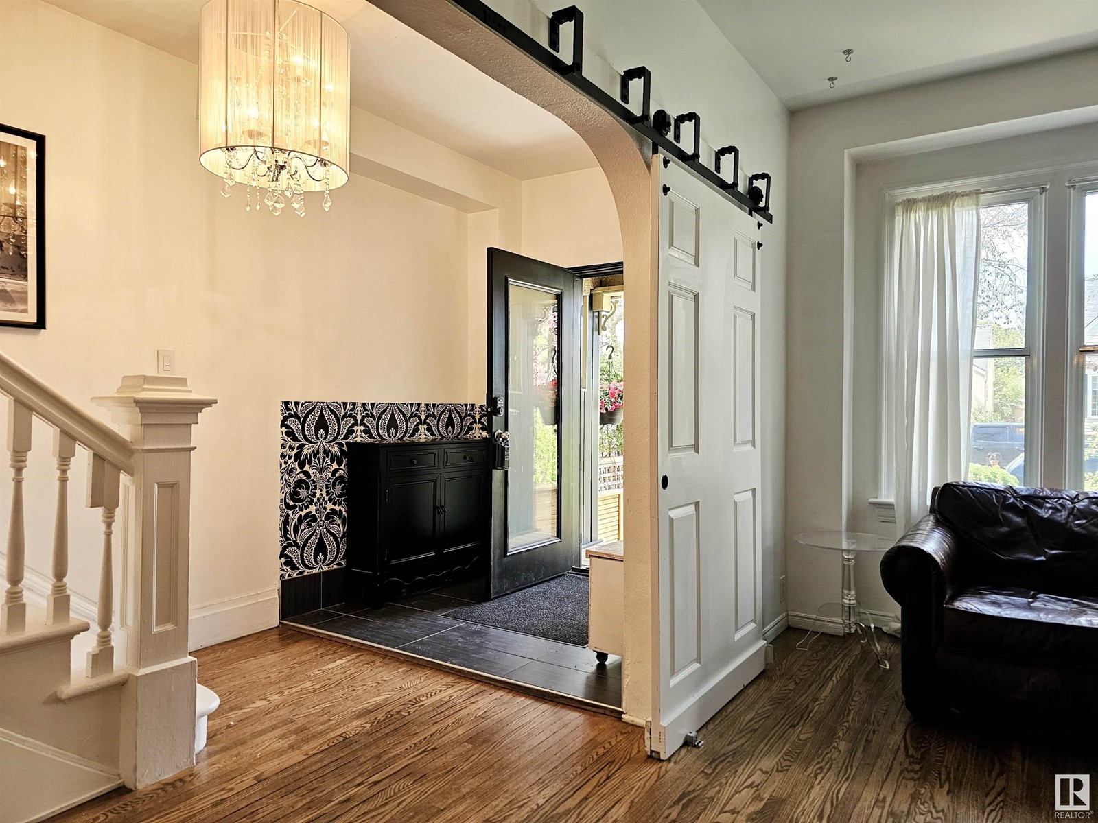 10523 127 ST NW
