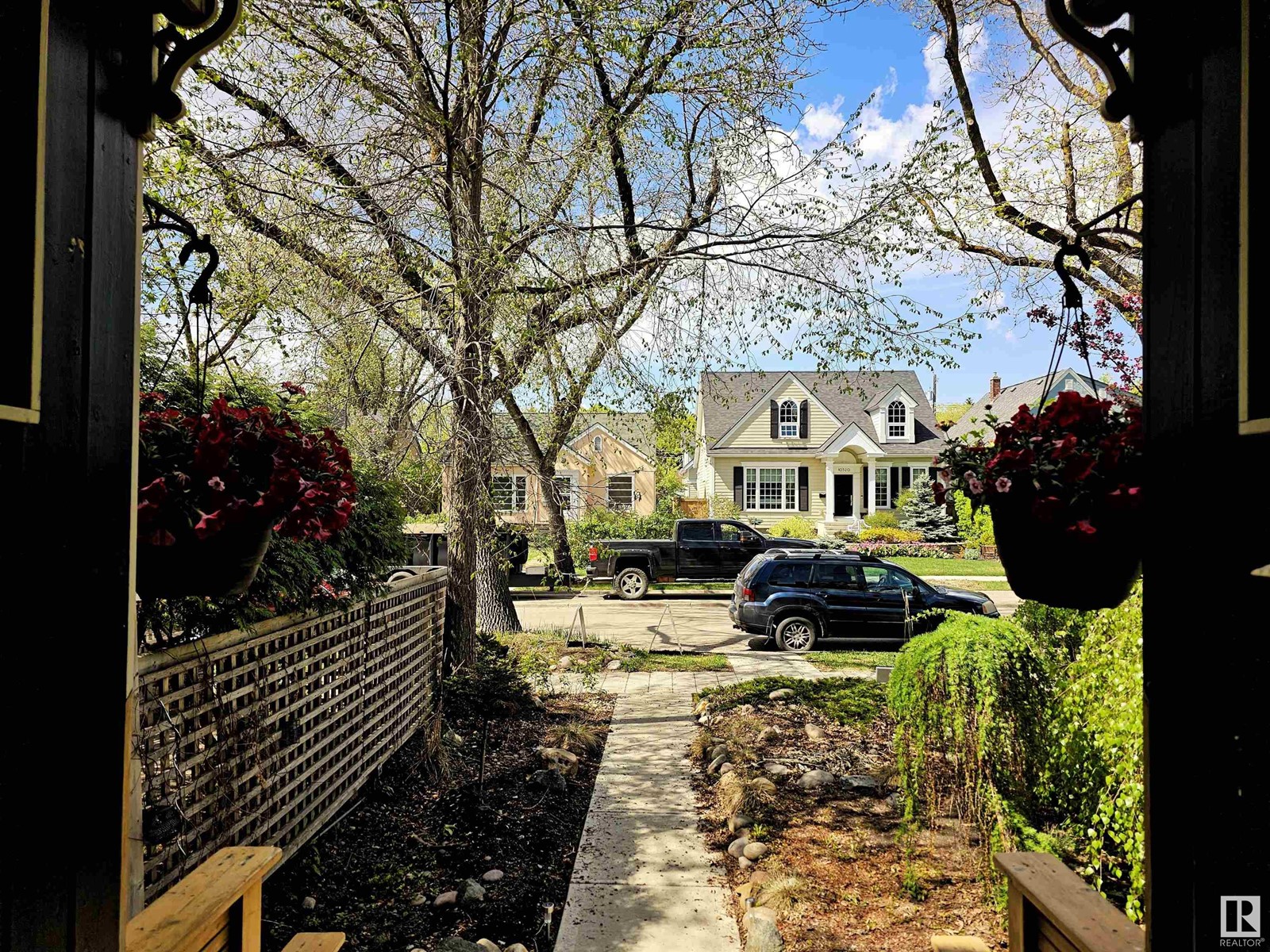 10523 127 ST NW