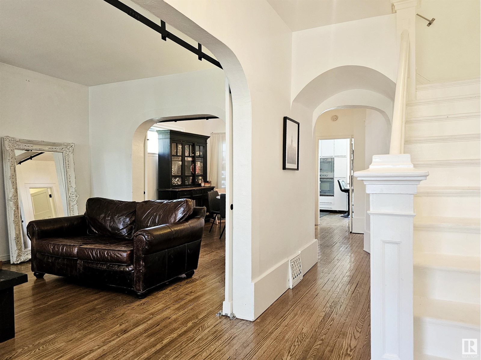 10523 127 ST NW