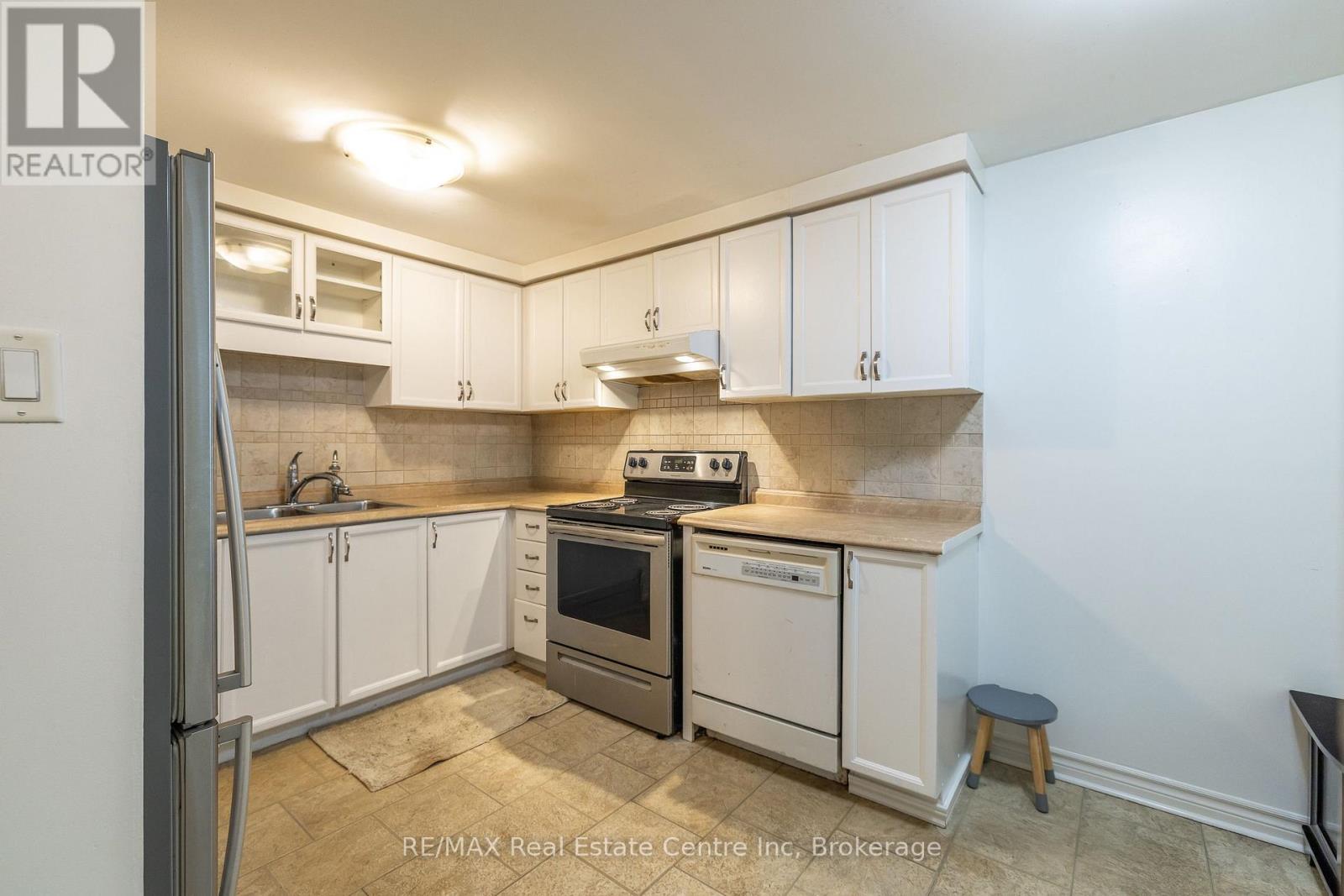 74 - 129 VICTORIA ROAD N