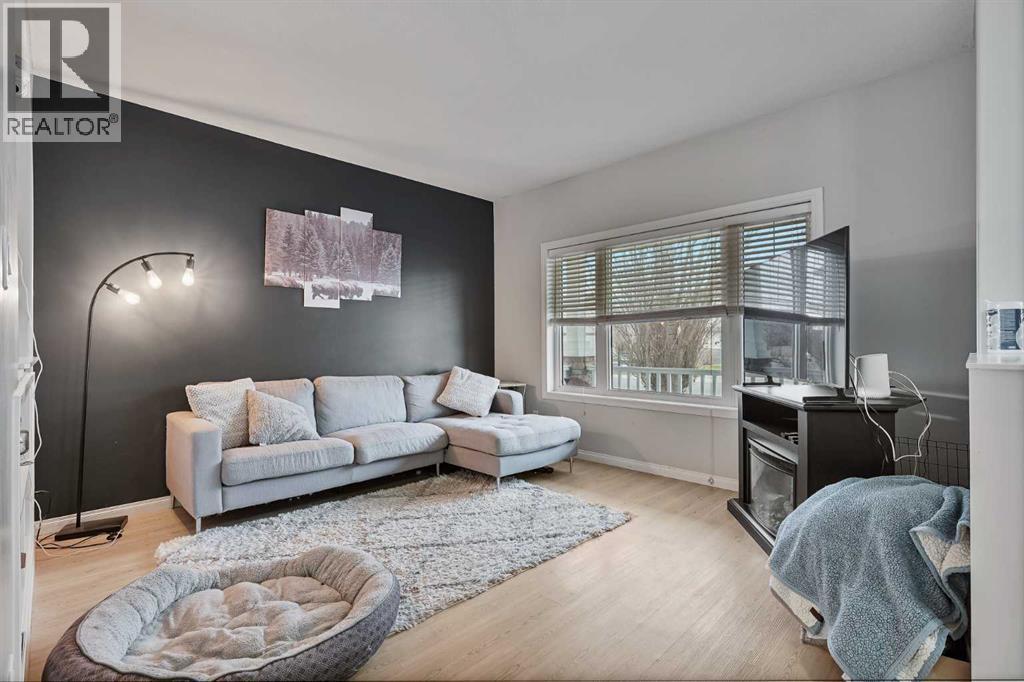 126 Silkstone Road W