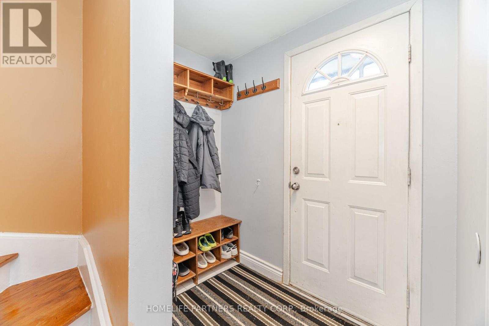 7695 PRIORY CRESCENT