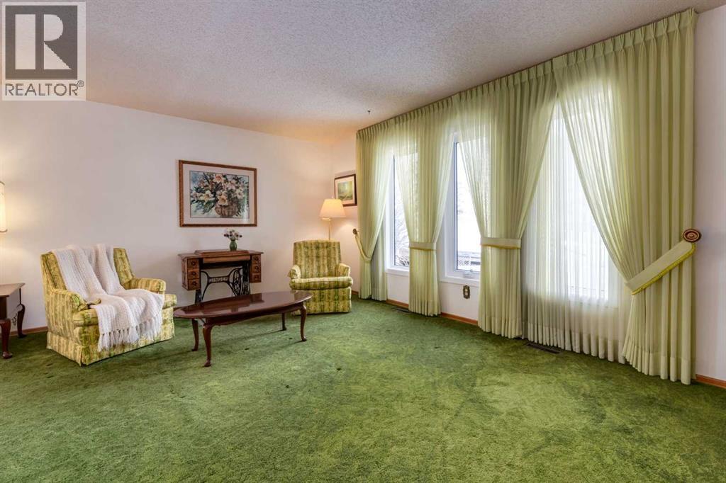 68 Silver Ridge Court NW