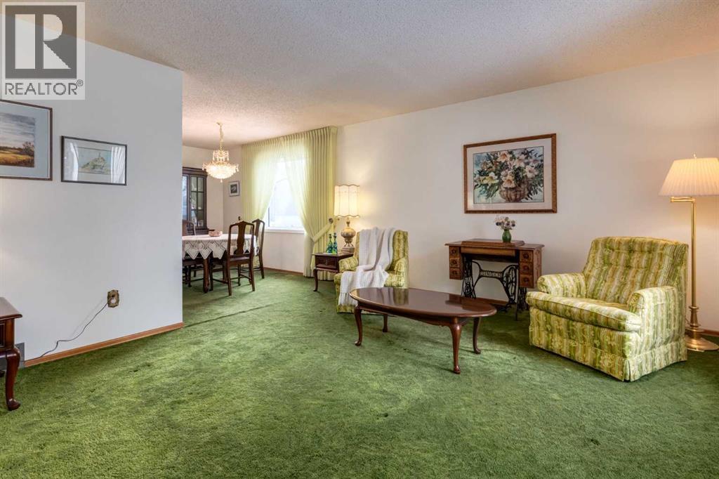 68 Silver Ridge Court NW