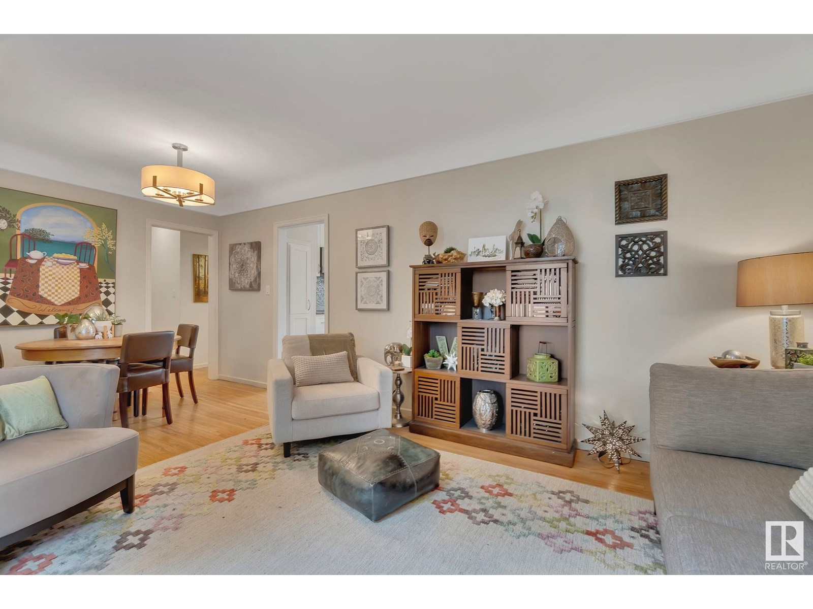 9253 86 ST NW