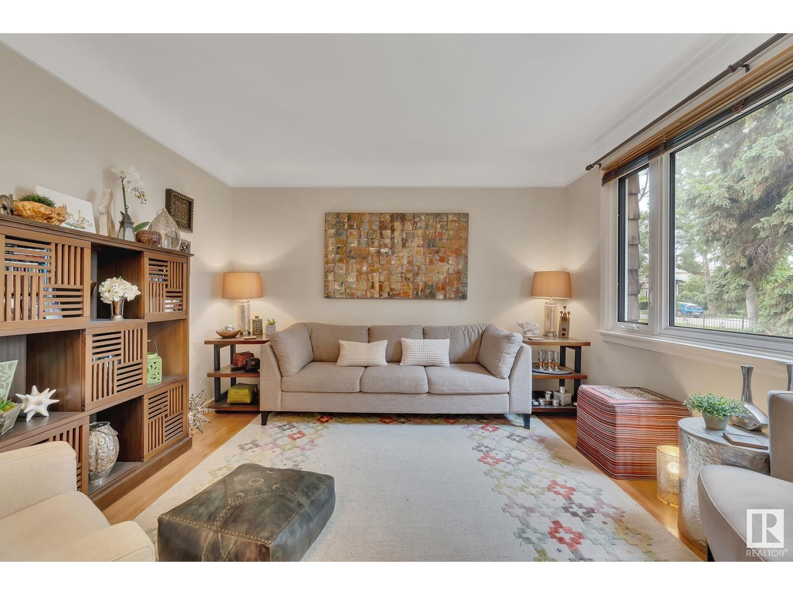 9253 86 ST NW