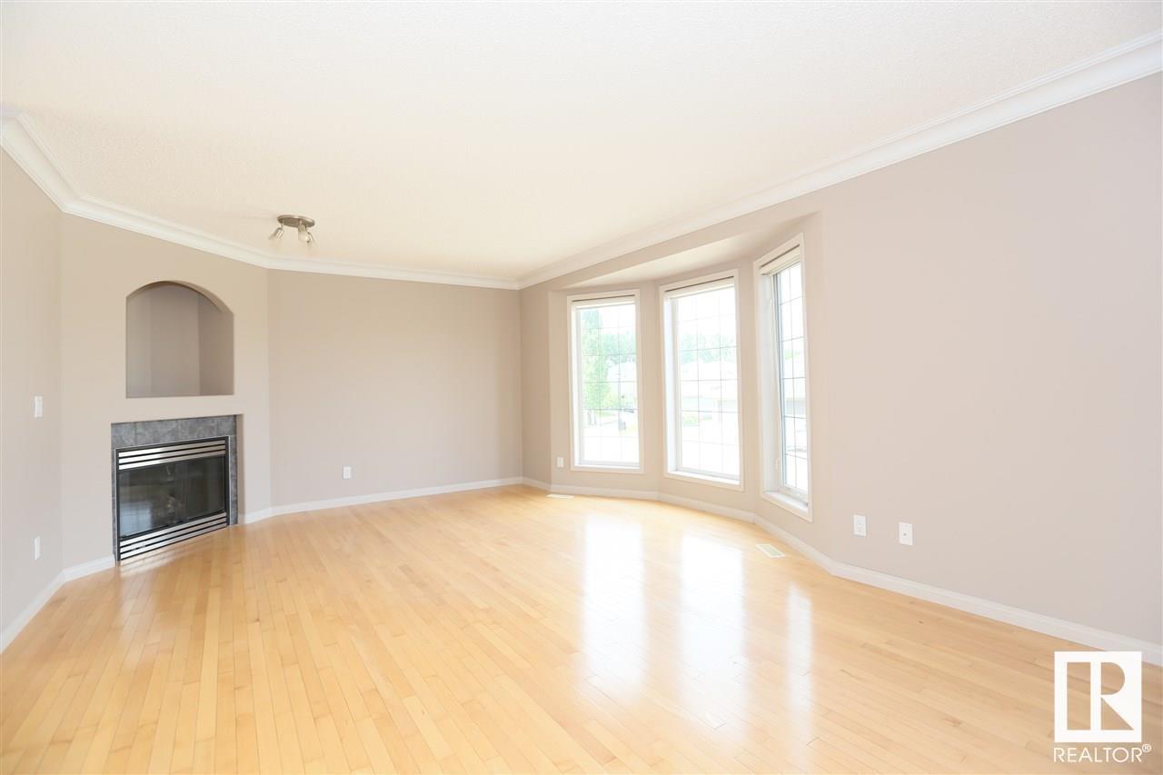 10903 8 AV SW