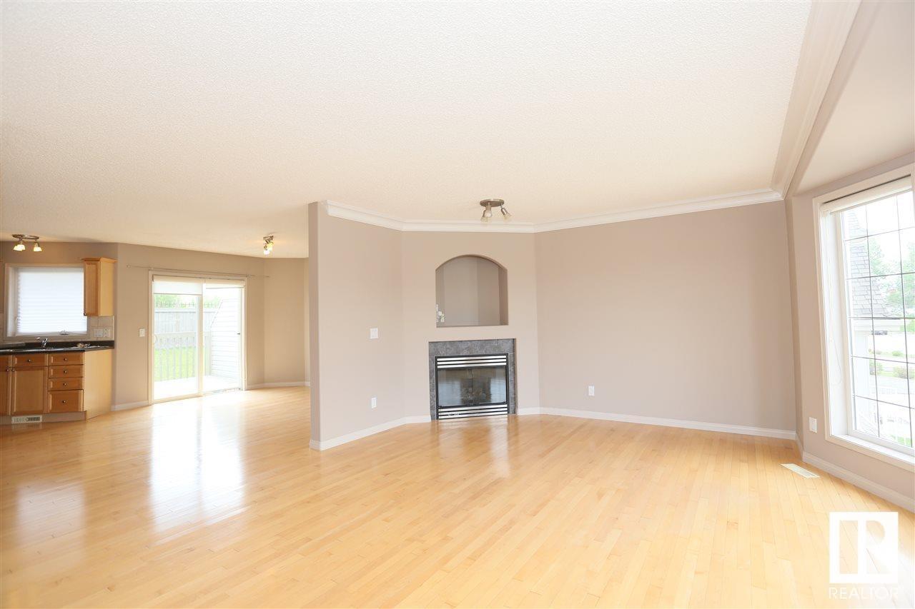 10903 8 AV SW