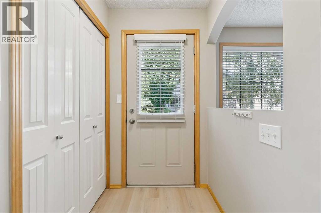 106, 7 Everridge Square SW