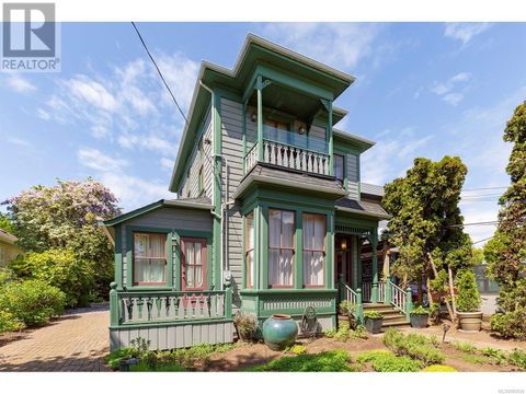 332 Catherine St Victoria BC V9A3S8