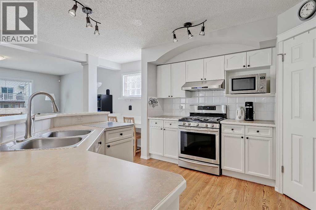 36 Mt Selkirk Close SE