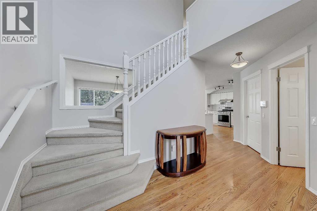 36 Mt Selkirk Close SE