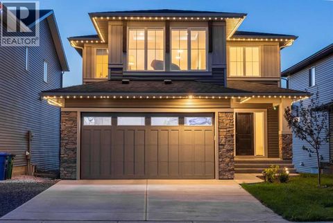 656 Bayview Way SW Airdrie AB T4B3N6