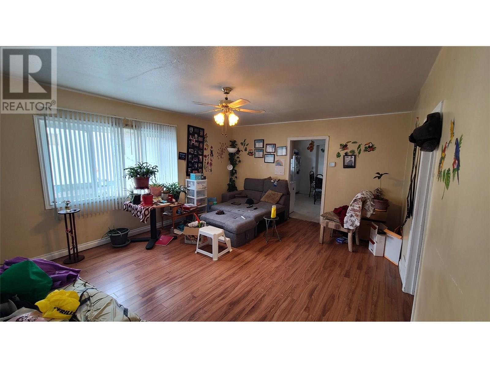 6348 Kootenay Street Street