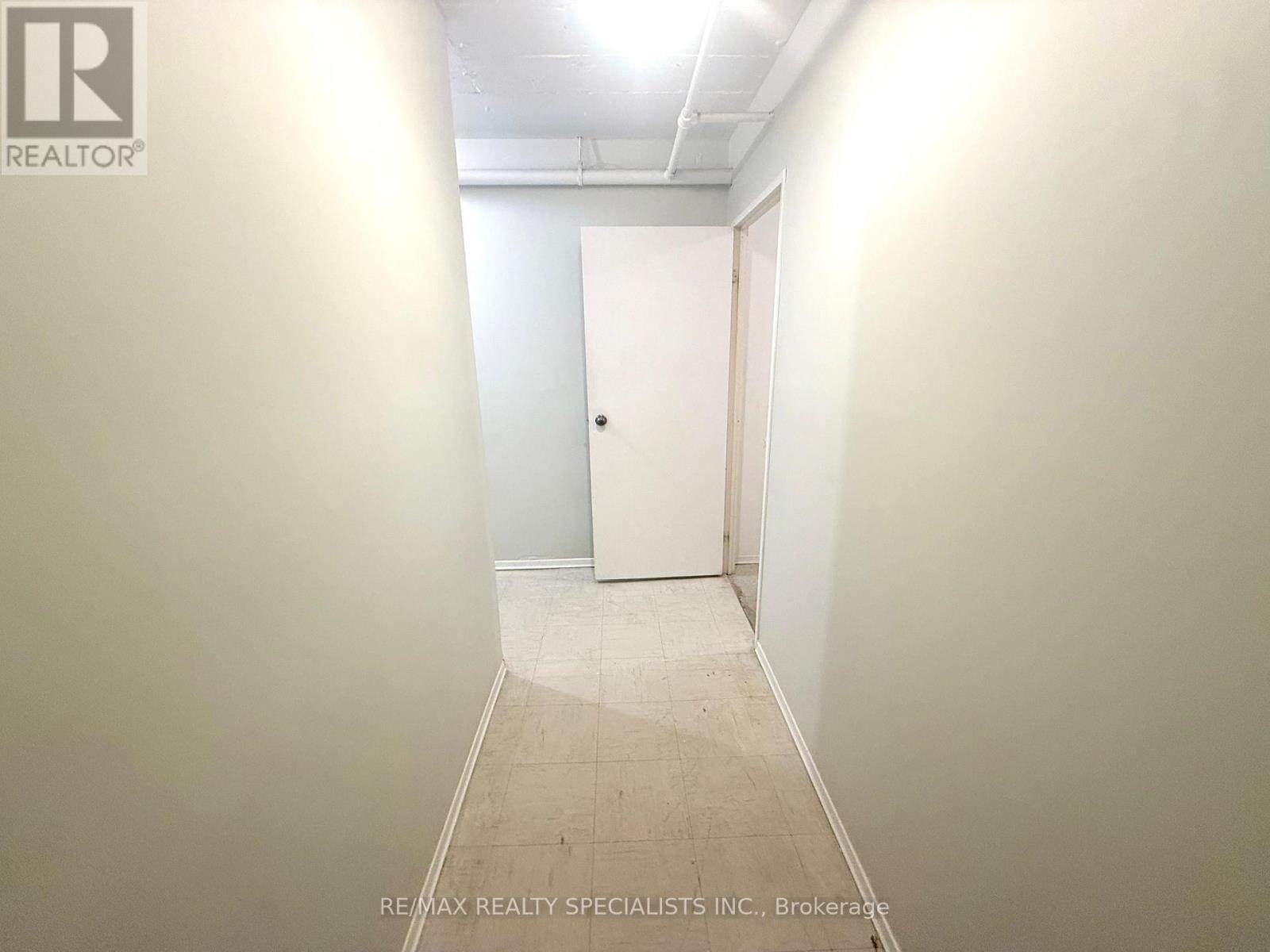 520 - 1000 CEDARGLEN GATE