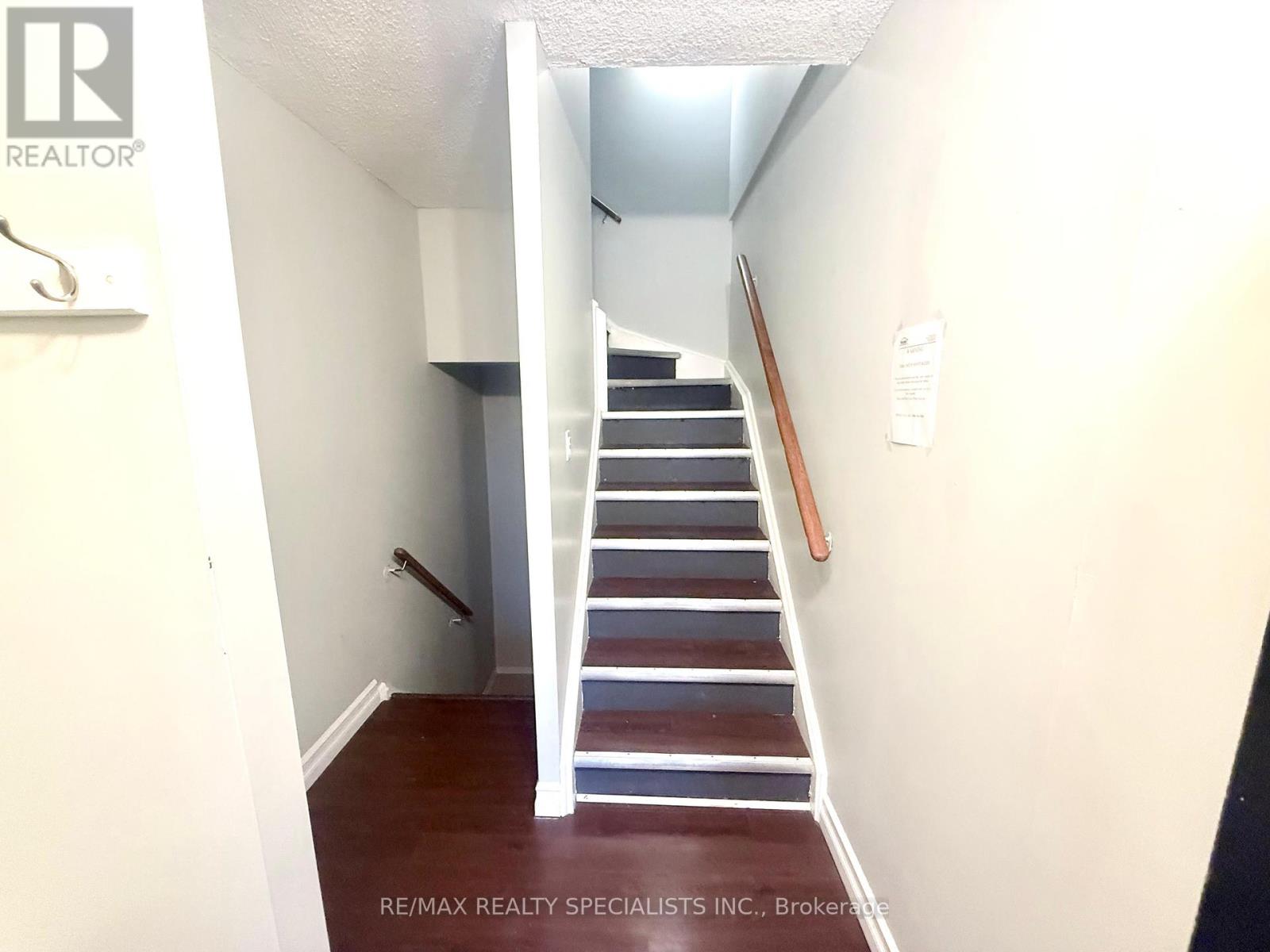 520 - 1000 CEDARGLEN GATE