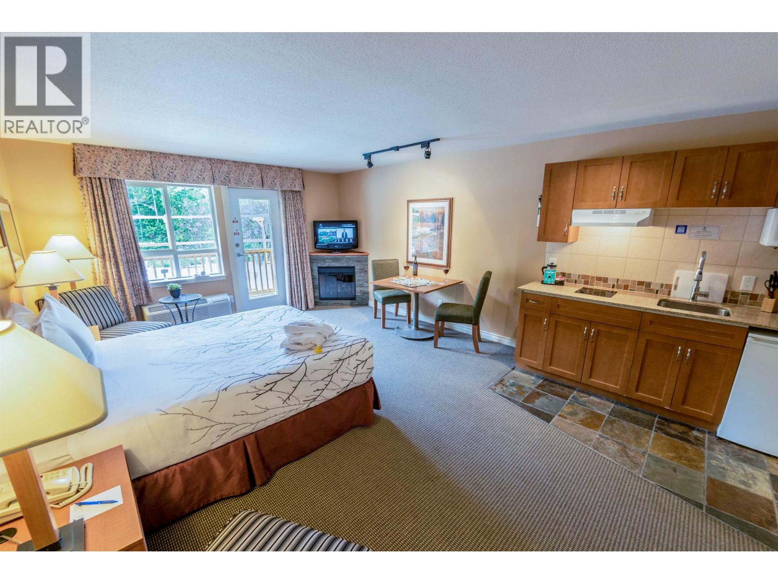 324 1490 PORTAGE ROAD