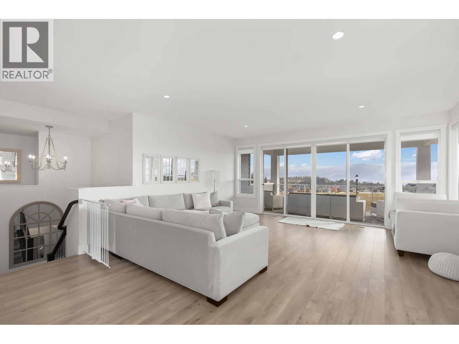 2612 Paramount Drive